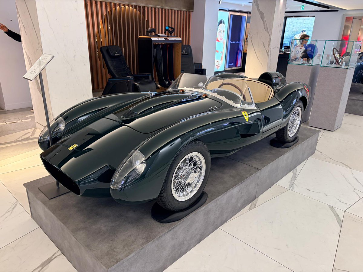 RGcars85's tweet image. #Ferrari 250 Testa Rossa "Baby"
Une amie en vacances à London m'a envoyé les photos de cette pépite ! Je veux ça dans mon salon 🥰