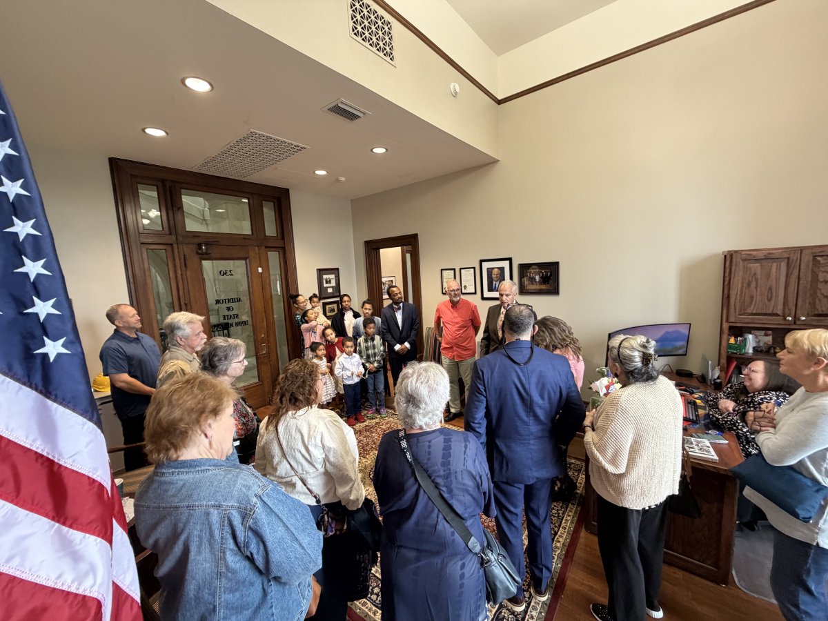 ARAuditor's tweet photo. The Capitol Commission stopped by to learn what I do. They prayed over my staff and me, asking for strength, wisdom and perseverance. https://t.co/Bv7sqkXgyw