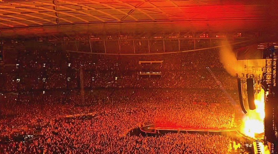 🌍 Segundo os dados da Pollstar, a "The MAYHEM Ball" alcançou o Top 10 das tours femininas mais lucrativas de todos os tempos. 

1. Taylor Swift: The Eras Tour ($2B)
2. P!nk: Summer Carnival ($584M)
3. Beyoncé: Renaissance World Tour ($579M)
4. G.E.M.: I Am Gloria World Tour