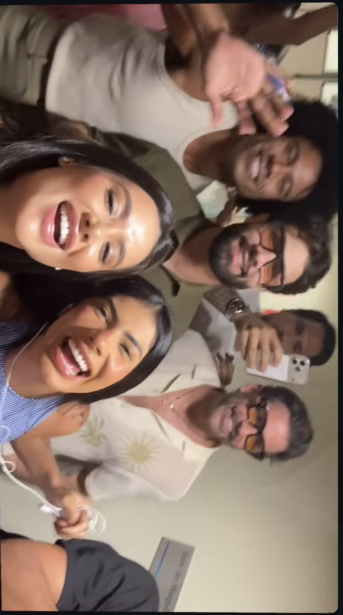 fe⚡️🪇 tweet media