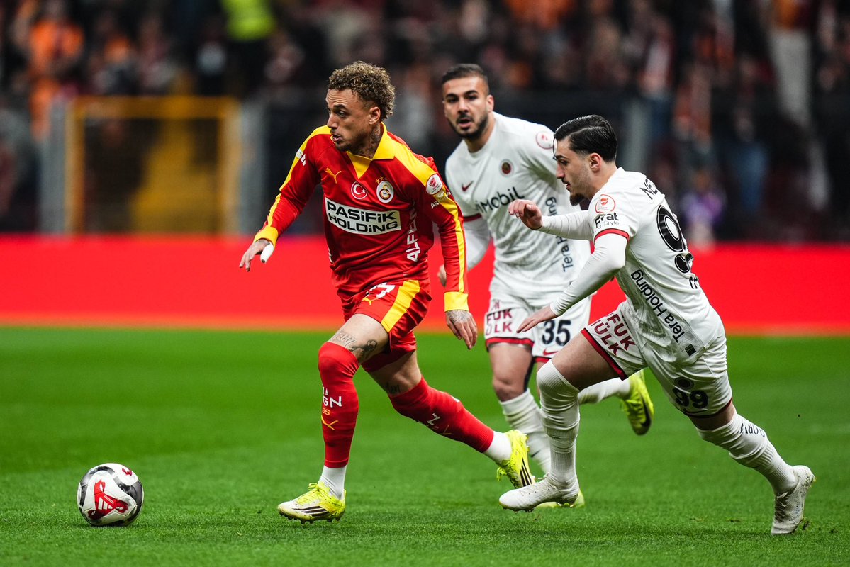 MS | Galatasaray 0-2 Gençlerbirliği

Galatasaray, Türkiye Kupası’na çeyrek finalde veda etti. 

#GSvGB