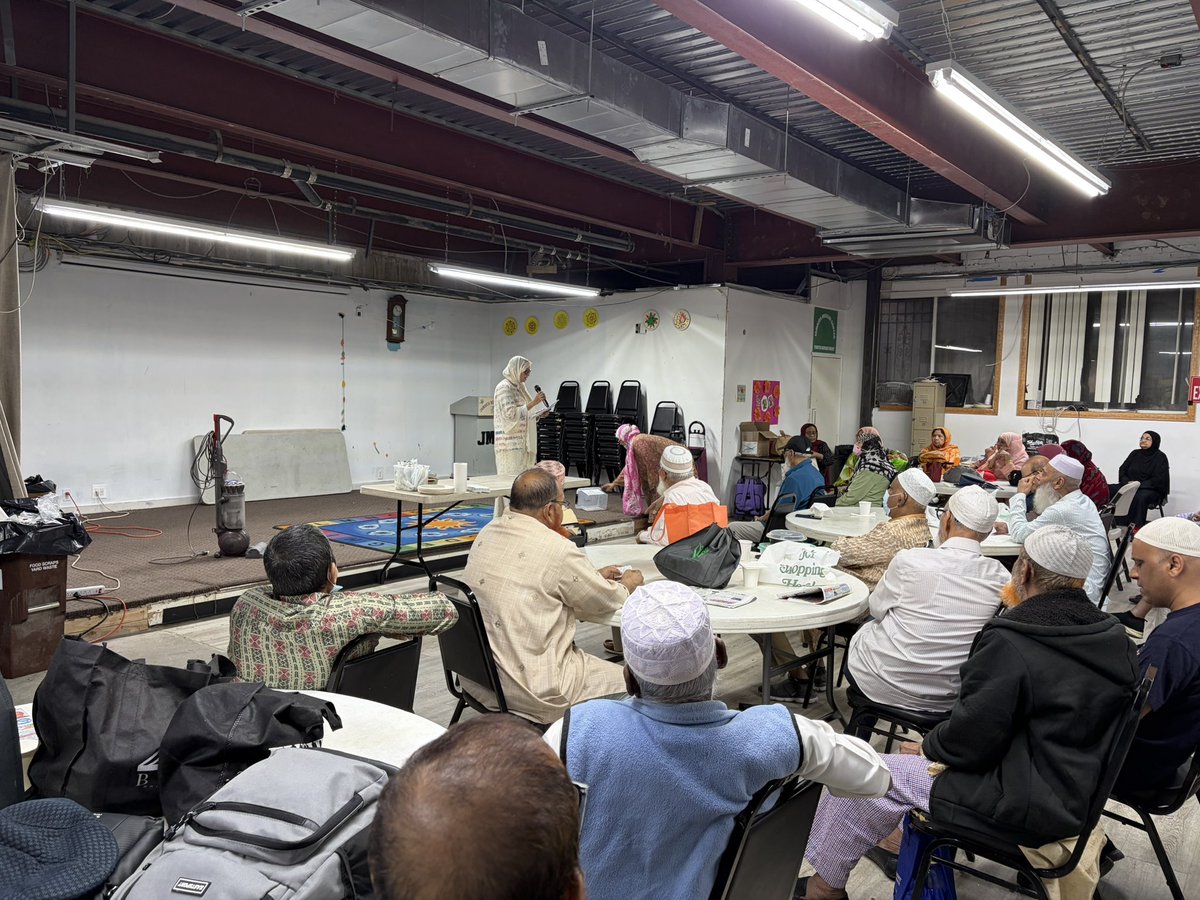 indiahomeusa's tweet image. Thank you to Nargis for leading a thoughtful session on stress awareness, helping our seniors learn simple ways to manage stress and support their overall well-being. 💛

#IndiaHome #DSC #MentalWellness