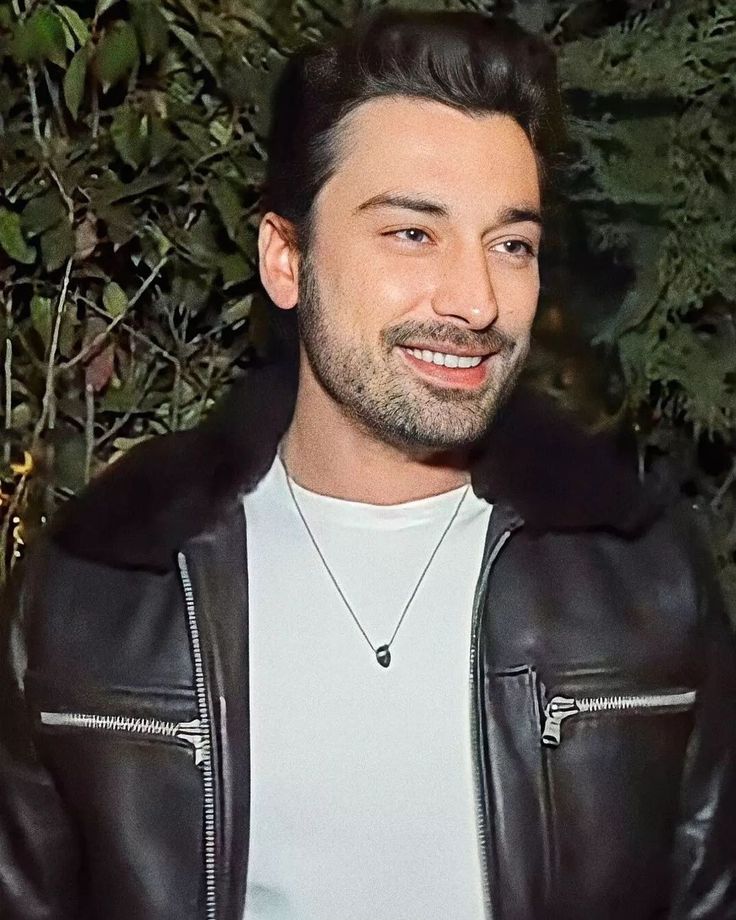 Hâlâ bekliyorum🪐✨ tweet media