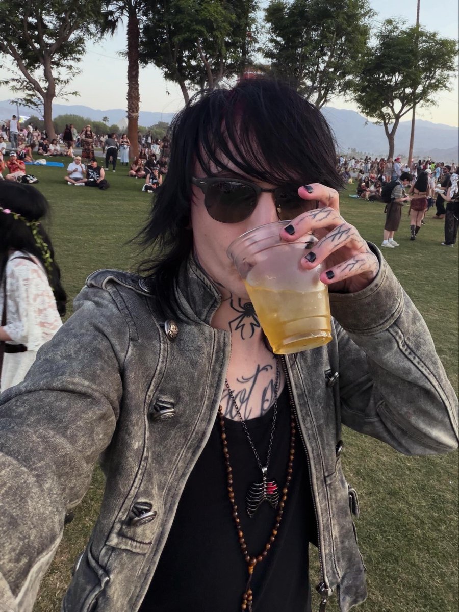 Johnnie Guilbert tweet media