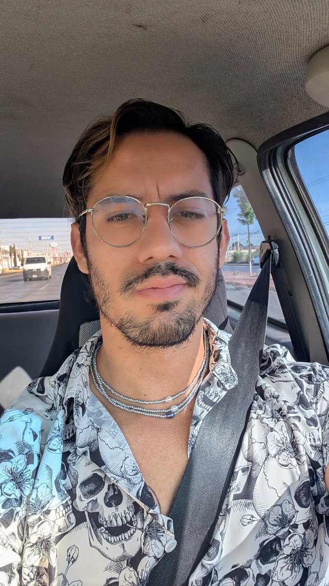 Urie! Su Dios Lobo 🐺 tweet media