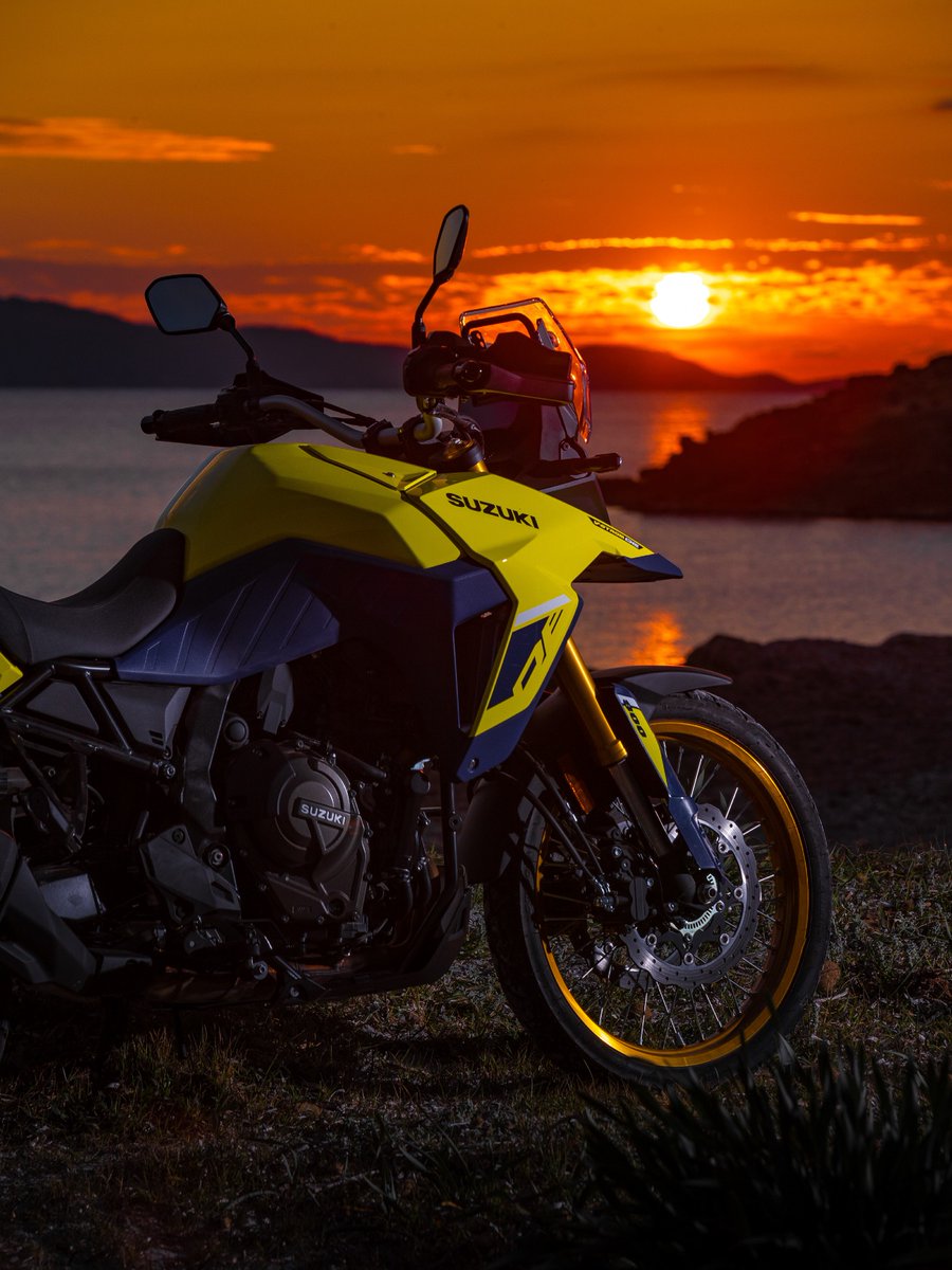 SuzukiMotoES's tweet photo. 🎁 No hay mejor regalo que el mundo que aún no has recorrido.

#Suzuki V-Strom, tu aliada para descubrir cada rincón por explorar. 

Feliz Día de la Tierra. 💙 🌍 https://t.co/ekNb2twk1Z