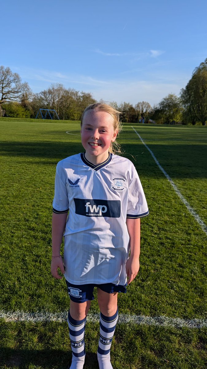 U11 girls won 3-1 vs West Lancs tonight in an excellent performance. 

Amelie⚽️
Elsie ⚽️
Emily ⚽️
POTM Abigail 🏆