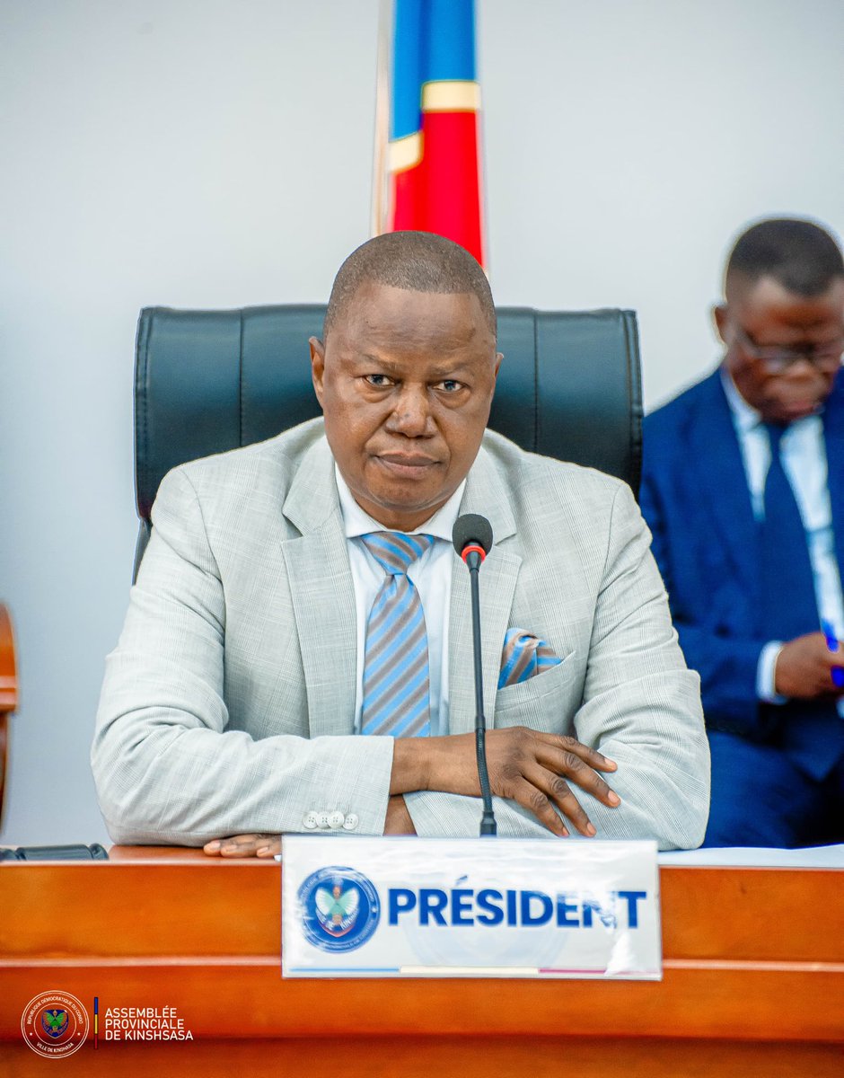 levimbuta's tweet photo. Ce mercredi 22 avril 2026, j’ai présidé une séance plénière de l’Assemblée Provinciale de Kinshasa, conformément au communiqué du 20 avril émis par le rapporteur.

Après l’adoption de l’ordre du jour, nous avons entamé les travaux par la lecture et l’adoption des procès-verbaux n°4 et 5 de la séance du 17 avril dernier.

La plénière s’est ensuite penchée sur deux questions d’actualité adressées aux membres du gouvernement provincial, notamment au ministre de l’Intérieur, Sécurité et Affaires coutumières, ainsi qu’au ministre des Infrastructures, Travaux publics, Urbanisme et Habitat.

Nous avons poursuivi avec l’examen et l’adoption d’un édit important portant sur la gestion des déchets dans la ville de Kinshasa.

À l’issue des travaux, j’ai invité mes collègues députés à demeurer engagés et responsables, afin que nos actions contribuent réellement à améliorer les conditions de vie de nos populations.

#Kinshasa #AssembléeProvinciale #LeviMbuta #RDC #Gouvernance
