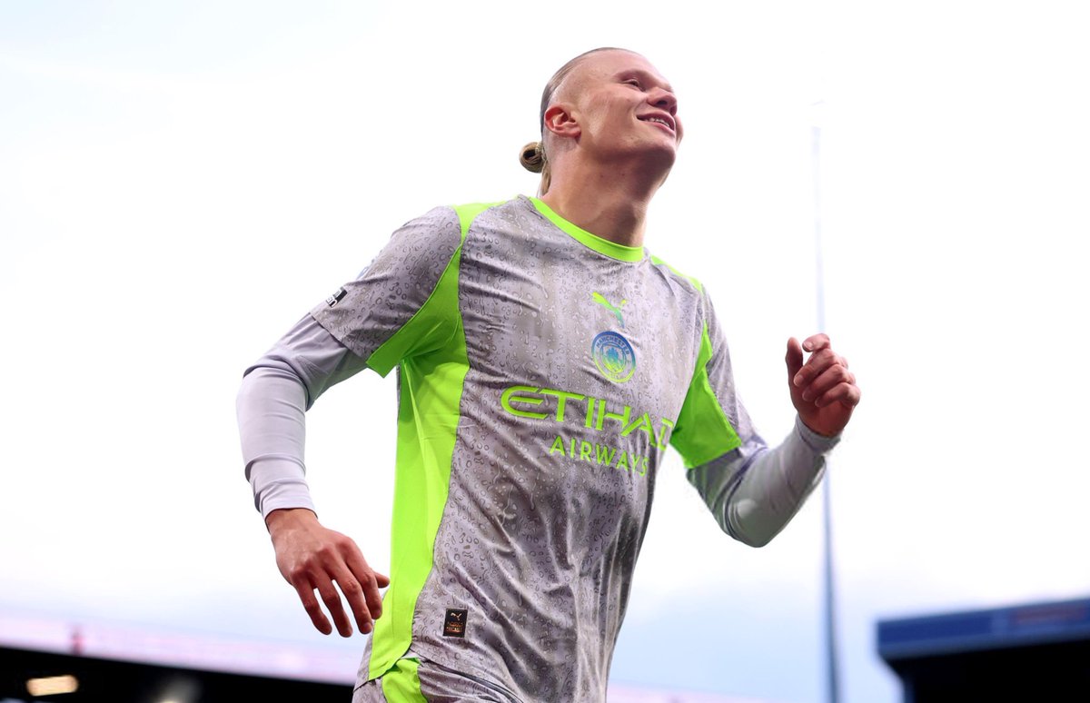 goalsside's tweet image. Erling Haaland’s all time Career stat:

408 matches played 
349 goals scored 
64 assists provided 

413G/A in 408 matches played…absolute machine. 🔥🔥