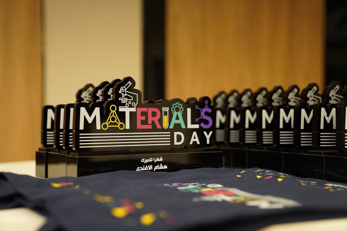 MaterialsDay's tweet photo. بجهود طلاب تخصص هندسة المواد، حقق Materials Day حضورًا لافتًا تُوّج باحتفاء عمادة شؤون الطلاب @KFUPM_DSA بالحدث وفريقه ✨
إنجاز يبرز قوة التخصص وروح المبادرة التي يقودها طلابه 🌟
#kfupm https://t.co/yGhSvuR7dJ