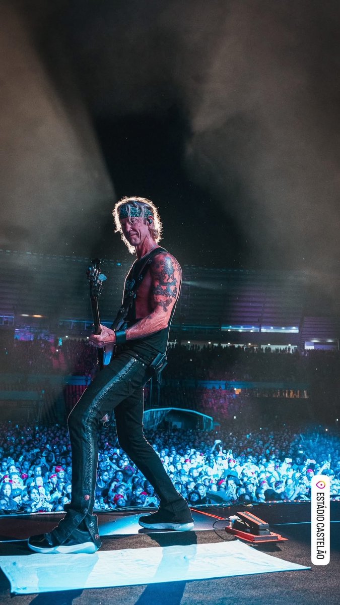 SlashArmyAUT's tweet photo. Super shots from Sao Luis, 21.04😎😁🎸🎩✌️🤘
Photos: @gunsnroses 
@Slash @axlrose @DuffMcKagan @4tus 
#gunsnroses #slash #axlrose #duffmckagan #4tus https://t.co/NbCHAbDZ93