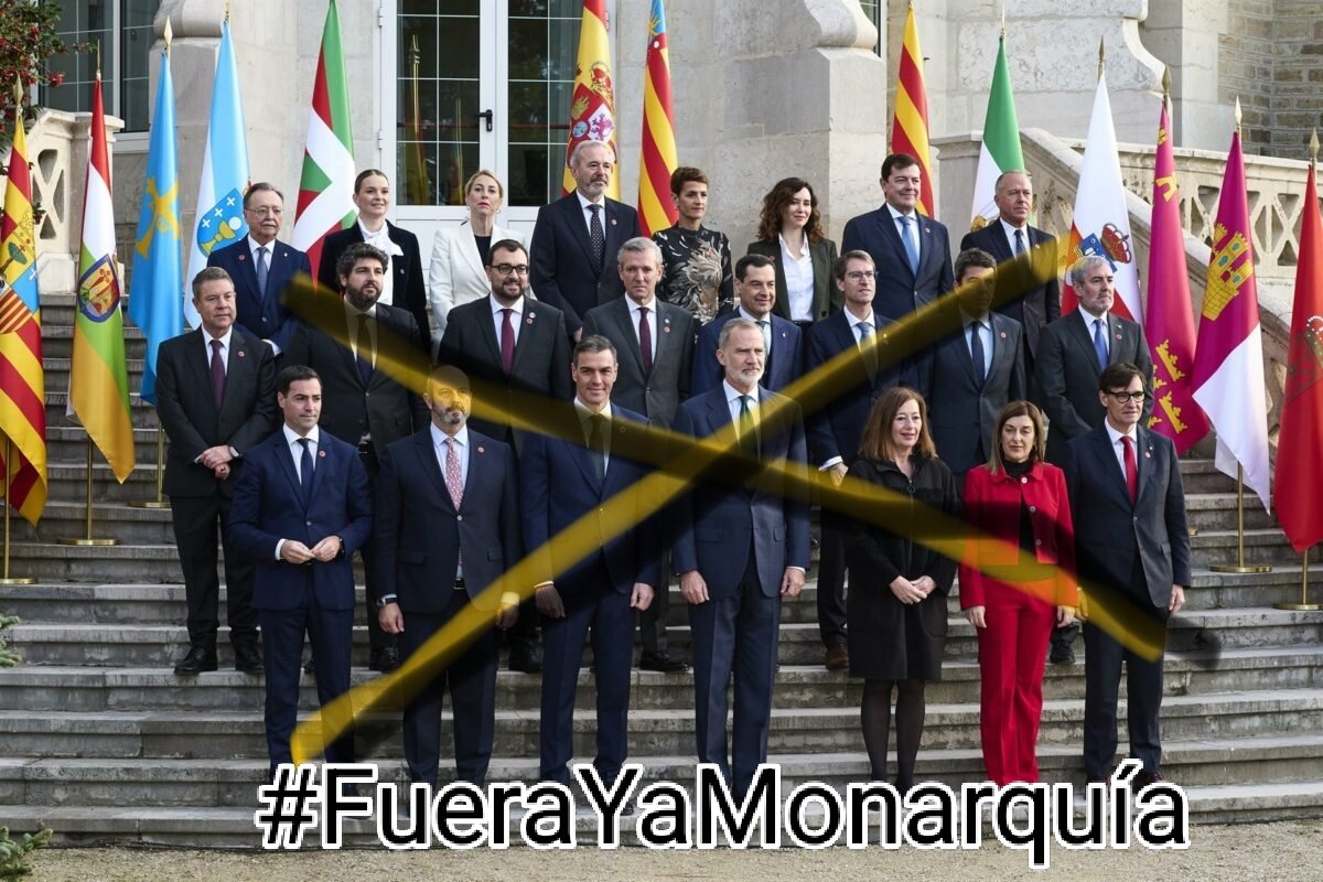 Al borbón y su cortejo, lo queremos lejos.
#FueraYaMonarquía