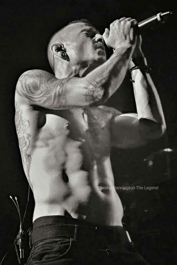 Sandrine Lefort ( Chester Bennington) tweet media