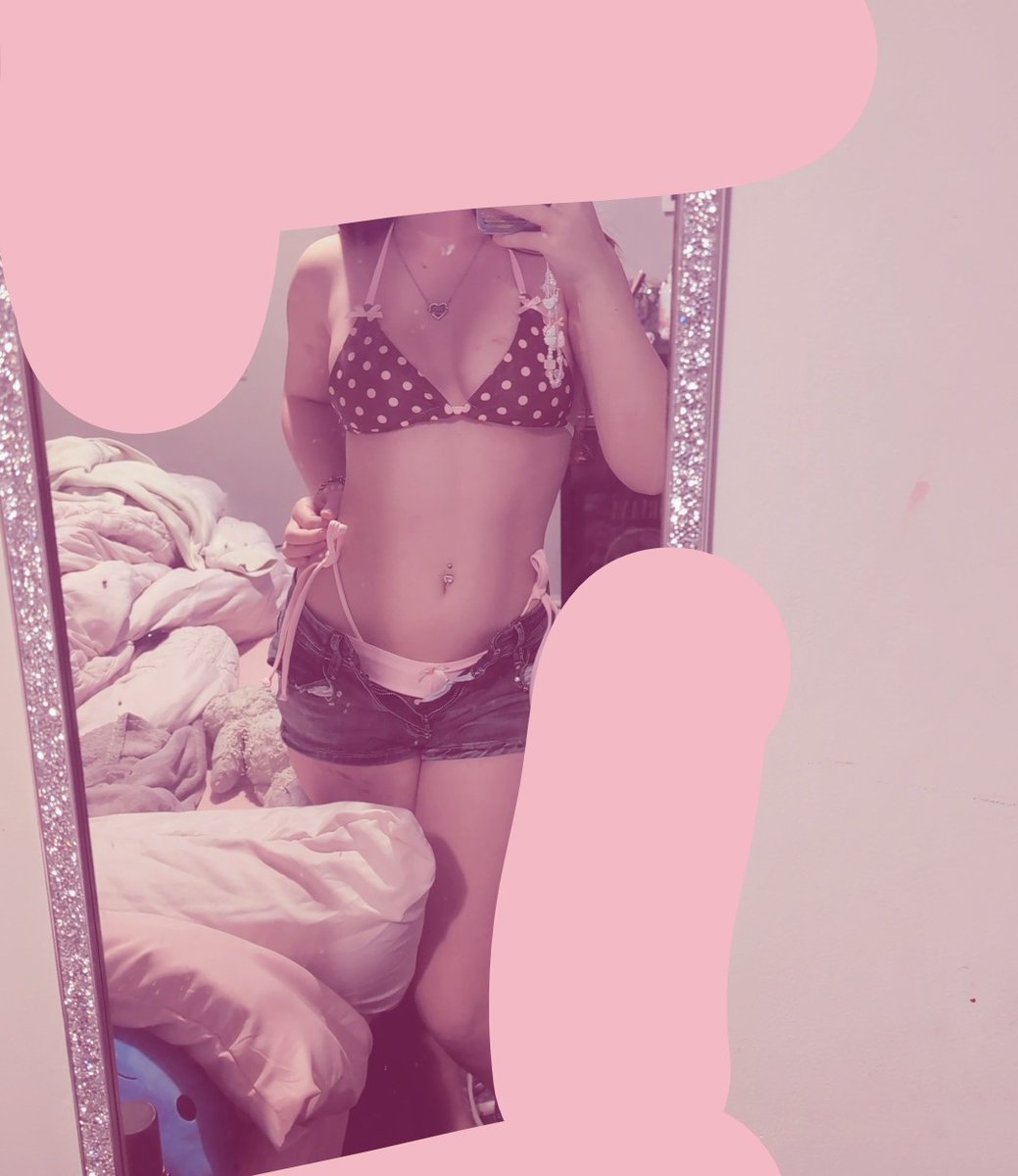 bunviie__'s tweet image. cute beach outfit? honest opinions plz!🥺 #cutie #barelylegal #bunny #nsfwtwtًً