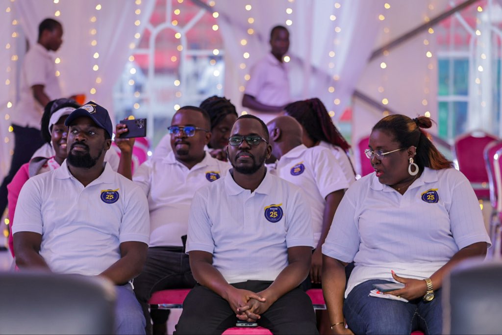 StMarysKitende tweet media