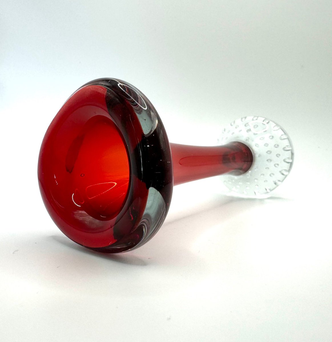 LilfordVintage's tweet photo. #vintageshowandsell look at the colour of this!
https://t.co/Cw8Poiwo3Z
#lilfordvintage #luxury #gift #vintage #retro #vase #glassvase #flowervase #asedaglasbruk #aseda #contolledbubble #jackofthepulpit #red #scandinavian https://t.co/MdR8q4wEDf