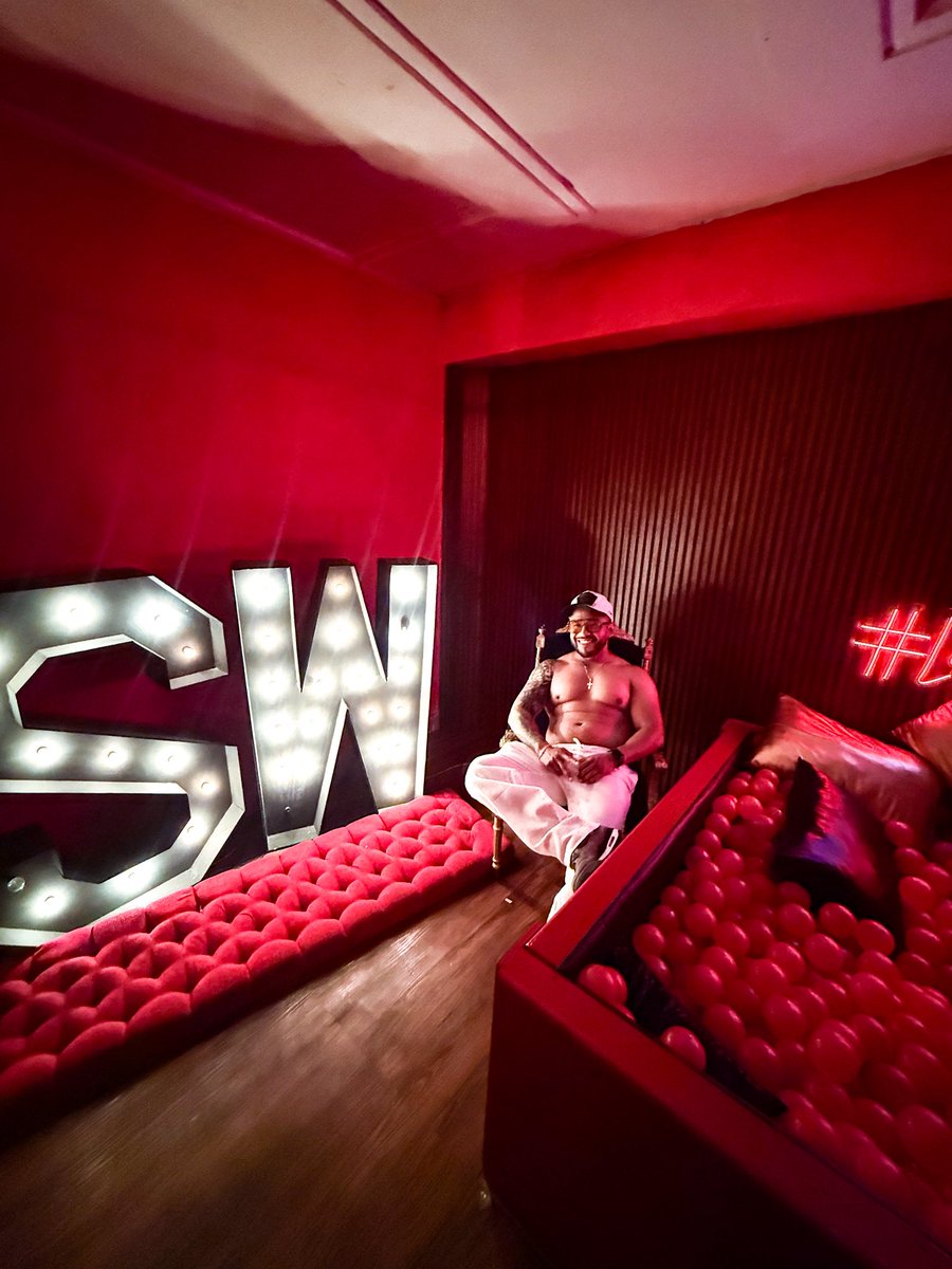 ZYam1l's tweet image. En la mejor casa del perreo SW 
@Elpunto_sw 

#swingersméxico 
#single