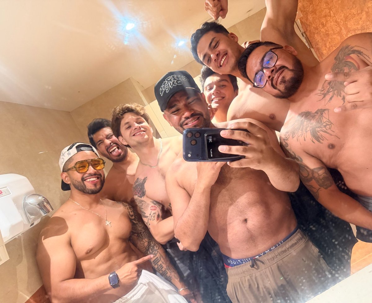 ZYam1l's tweet image. En la mejor casa del perreo SW 
@Elpunto_sw 

#swingersméxico 
#single