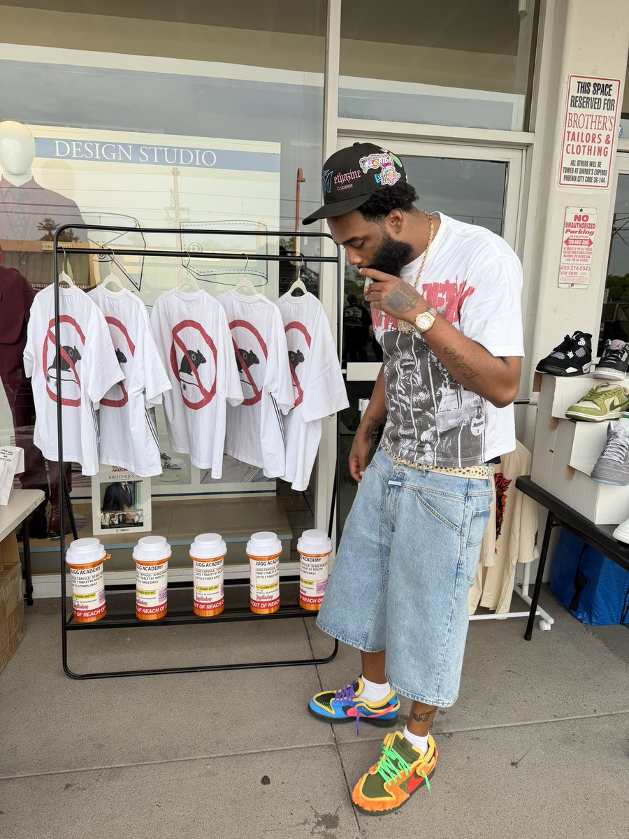 imajuggaddict's tweet photo. Another Day Another Jugg! https://t.co/lRjoVbXcBv