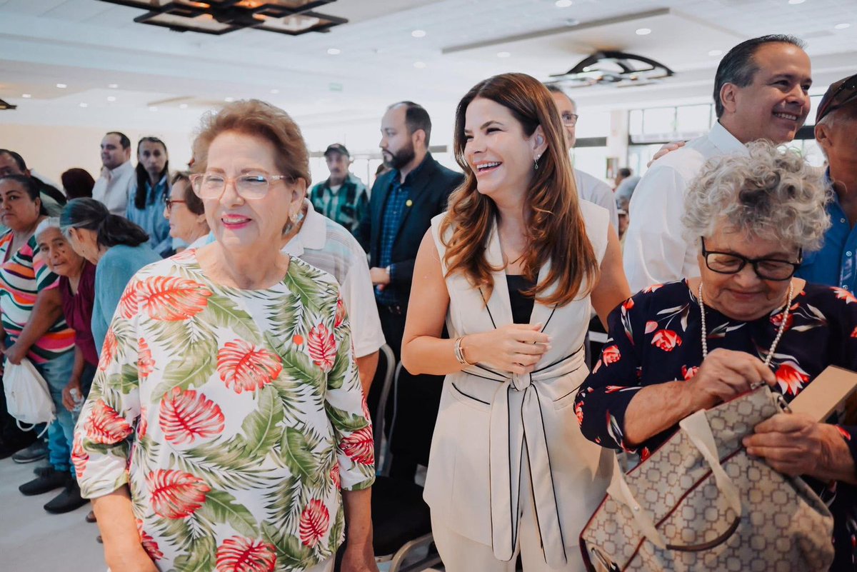 InfoSon1's tweet image. ENTREGA ALCALDE ANTONIO ASTIAZARÁN PRÓTESIS DENTALES

🦷 Entregan prótesis dentales para mejorar la salud y calidad de vida en Hermosillo.

👉 Lee la nota completa:
 infoson.com.mx/2026/04/22/ent…
#InfoSon #Hermosillo #Sonora @tonoastiazaran