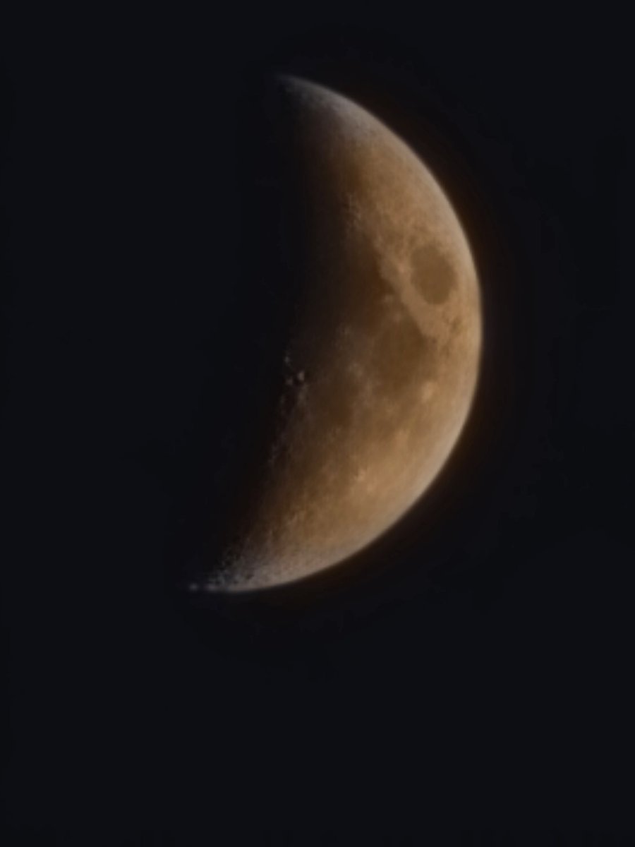 PeterCauberghs's tweet image. Moonhot made today (April 22nd, 2026) with 4 year old smartphone (Samsung Galaxy S22 Ultra). Unedited, straight out-of-camera JPEG. Makes me wonder what this year's mobile cameras can do…
#shotonmobile #smartphonephotography #nofilter