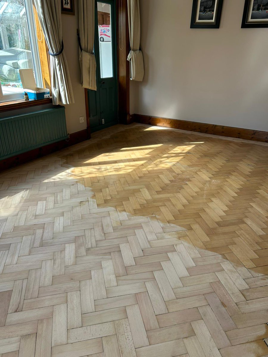 wfsnorthwales's tweet image. Here we had Beech parquet flooring. We gave the floor a full sand and seal, finished with a 3 coat Berger-Seidle lacquer system. Beautiful 😍 
#floorsanding
#renovation
#restoration
#lounge 
#interior
#wood
#flooring
#wrexham
#northwales