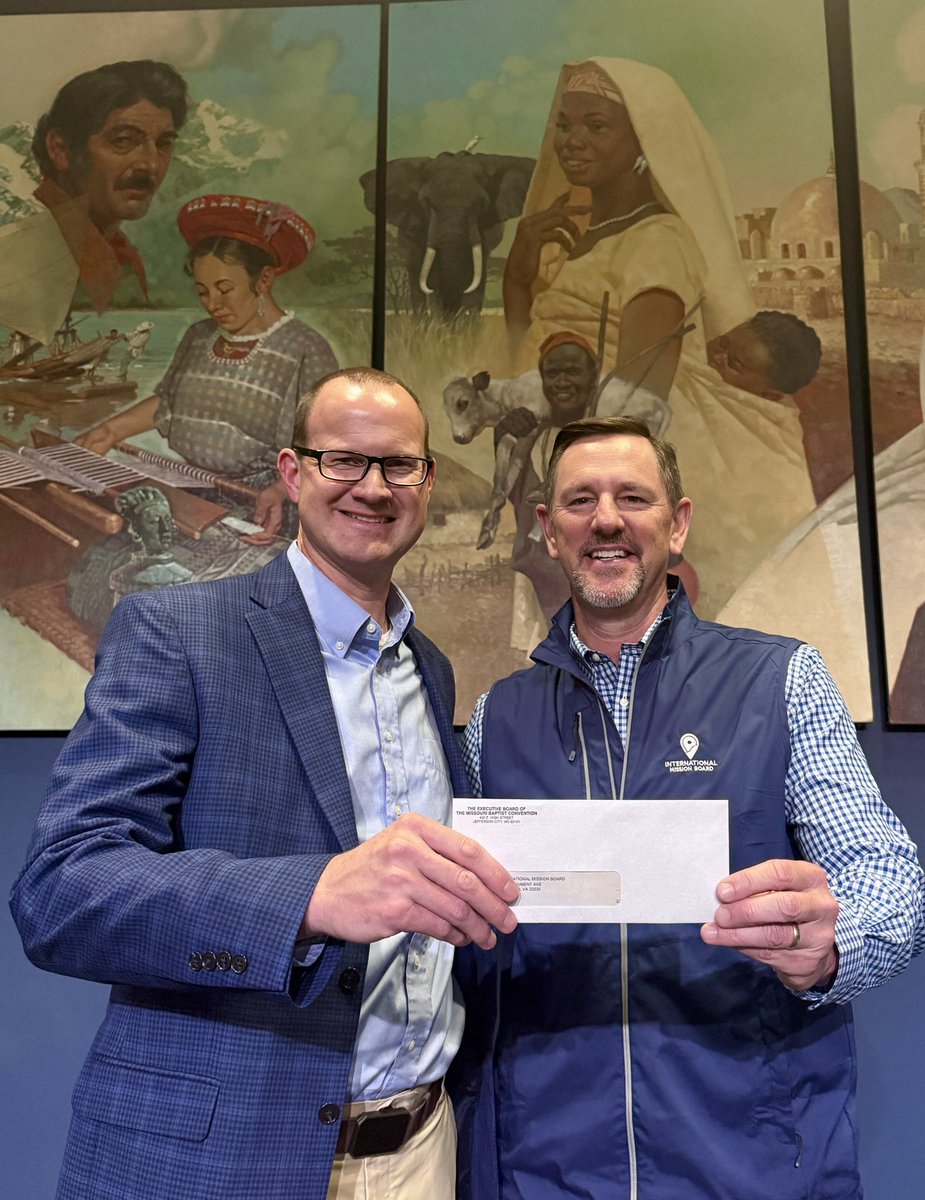 DrPaulChitwood's tweet photo. Great visit with state execs: @MikeyMewborn-Montana, @jwfowler128-@mobaptists, Ed Emmerling-Michigan, @FoshieScott-@IllinoisBaptist, @markdance-@arkbaptists. Thankful for sermon from @jwfowler128 &amp; generous gift from @mobaptists to fund @IMB_SBC missionary housing renovations https://t.co/8mpQ8WSNNV
