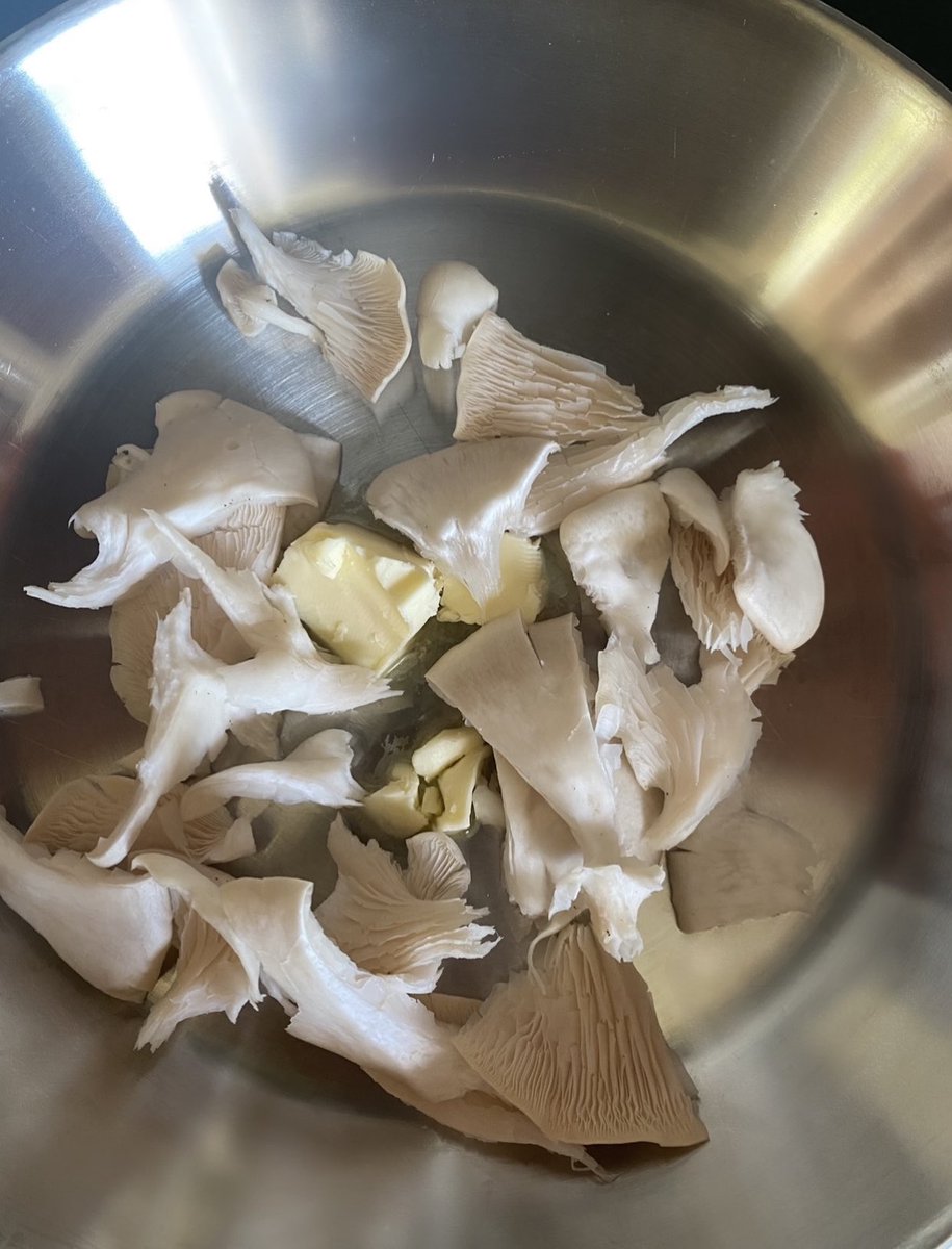 BlueHourBookery tweet media