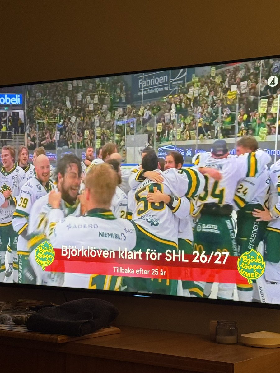 realjohnskogman's tweet photo. Björklöven!!! Otroligt!!! 25 år tog det att ta sig tillbaka men det gick! https://t.co/uOEyMN7afg