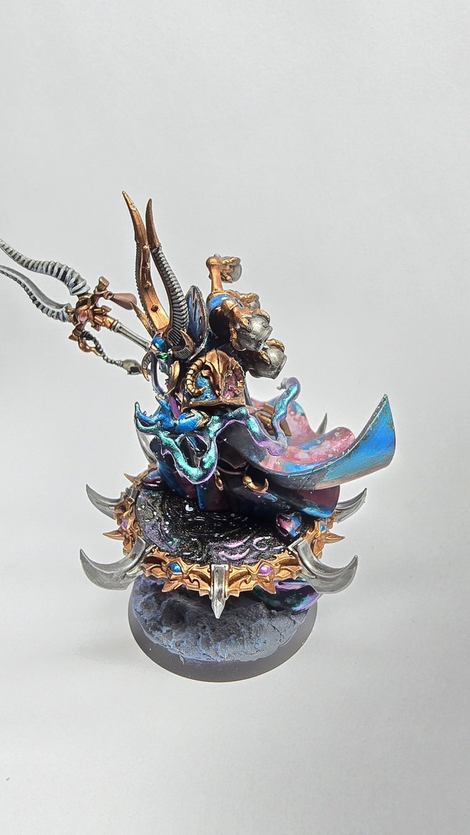 The_Palattein's tweet photo. Finished Ahriman! Tried to give him a nebula theme.

#warhammer 
#warhammer40k
#thousandsons https://t.co/zH4uh8mhoI