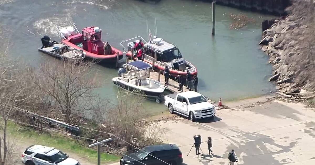 ShipXplorer's tweet image. Four Rescued After Boat Capsizes Near Detroit River Bridge 🛳️

Read more: shipxplorer.com/blog/four-resc…

#Detroit #Ship #Emergency #ShipXplorer