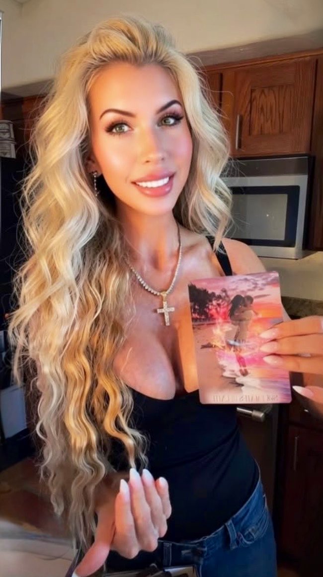 RAWChefAndrea's tweet image. Just shared a new video pulling an Oracle card from my deck, Lessons of the Mystical Muse. Tap into the message &amp;amp; energy🔮

Follow me on Instagram and my other platforms for real-time updates &amp;amp; more readings. 

#oracle #intuitive #intuitiveguidance 

instagram.com/reel/DW5D1CmkY…