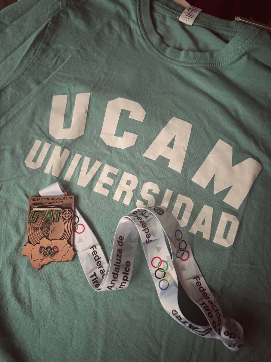 tiraora's tweet photo. Hoy no solo represento a mi tierra, represento a un equipo que hace posible cada paso. Gracias a @UCAM por su apoyo constante en mi camino académico y deportivo. A Beretta por la confianza en cada disparo y a Clever por ofrecerme la mejor munición en competición. https://t.co/NAJzp78w5N