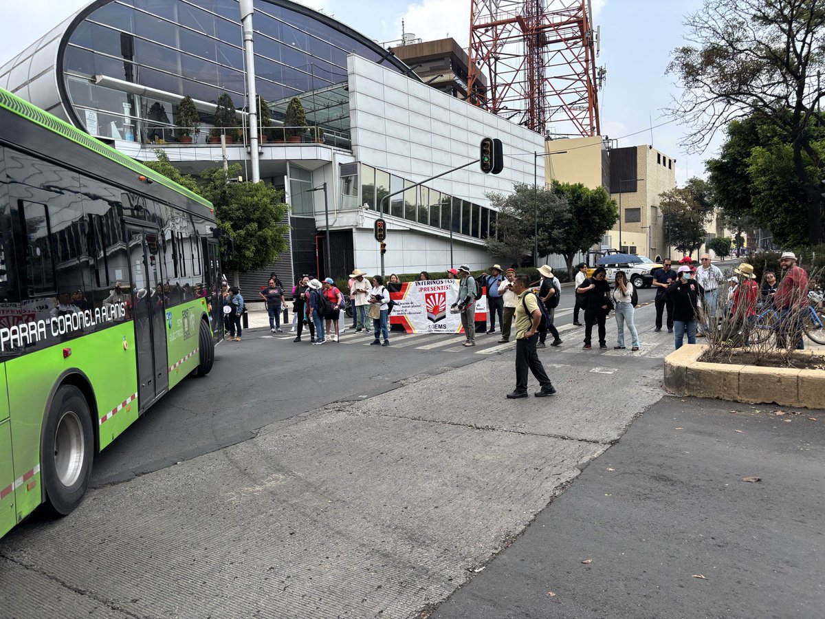SerenaADR2's tweet photo. @IEMS_CDMX @ClaraBrugadaM  Se exige atención para trabajadores https://t.co/FkUJt5mf6L