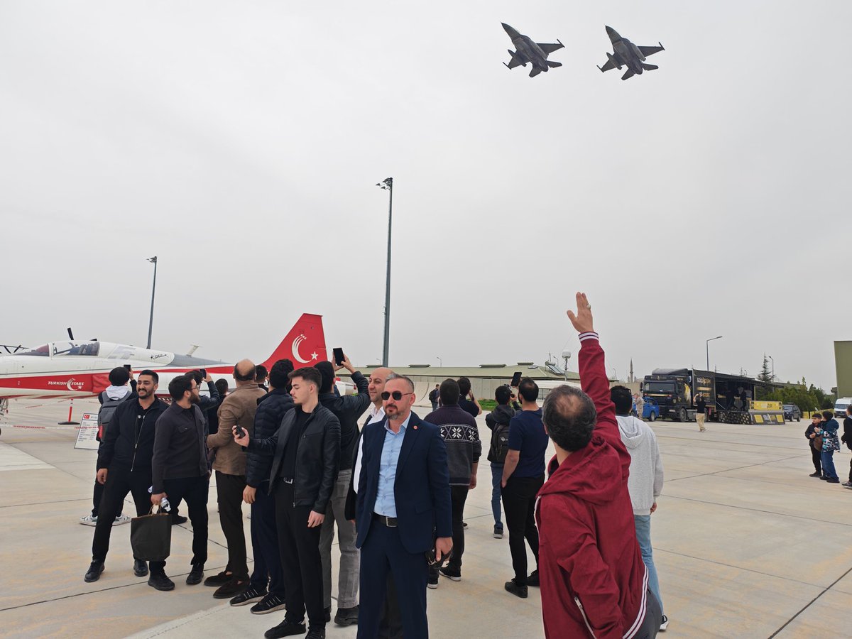 KonyaKYGM's tweet photo. 📍 Tahir Büyükkörükçü Yurdu

Havacılık bölümünde okuyan öğrencilerimiz ile birlikte Konya 3. Ana Jet Üs Komutanlığına ziyarette bulunduk. Gökyüzünün çelik kanatlarıyla buluşan gençlerimizle gurur dolu bir gün geçirdik. ✈️🇹🇷✨
@OA_BAK @gencliksporbak @GSB_KYGM https://t.co/f621Uex97J