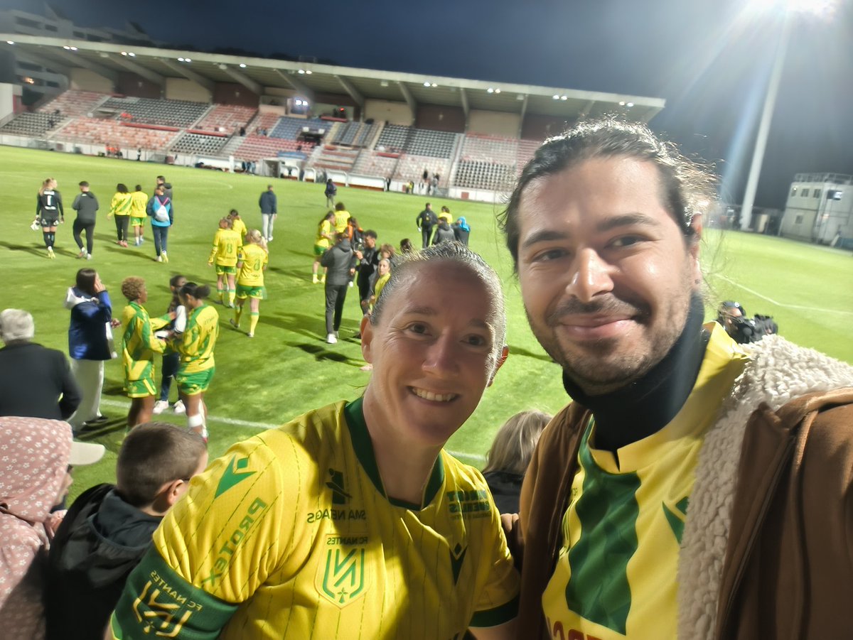 JackFcn13's tweet photo. @FCN_Feminines https://t.co/0pBFrNjZVL