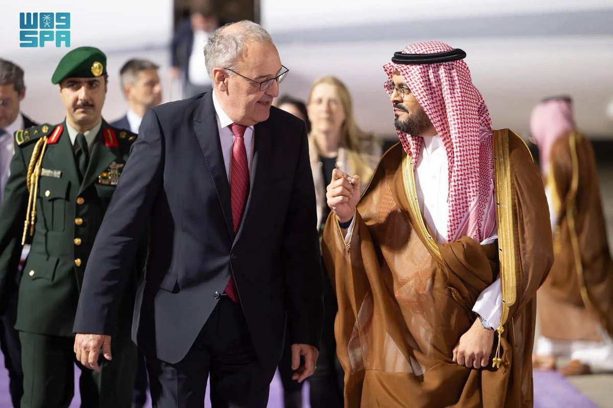 alekhbariyaEN's tweet image. President of the #Swiss Confederation Arrives in #Jeddah

#AlEkhbariyaEN