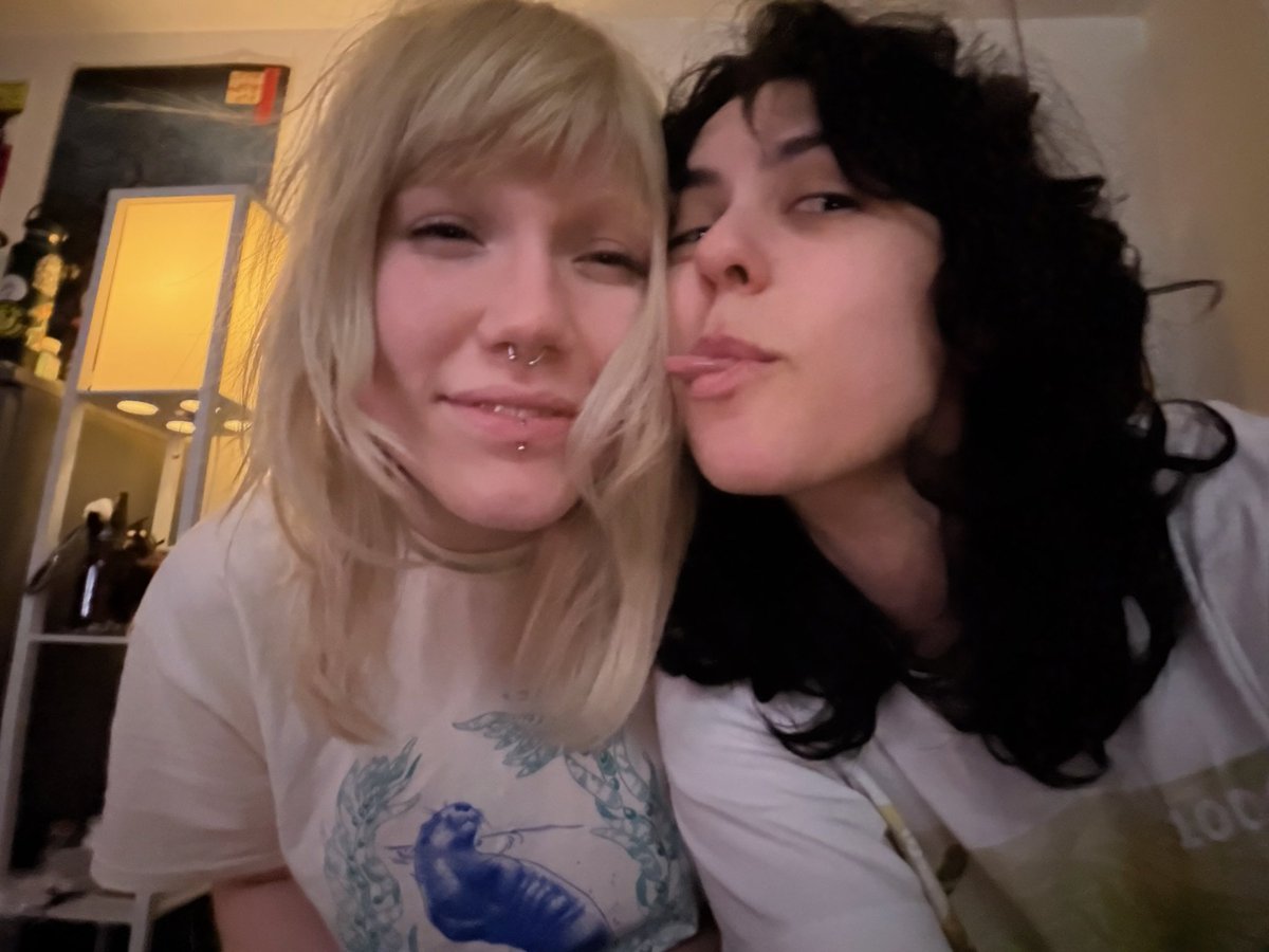 ciri ‧₊˚ tweet media