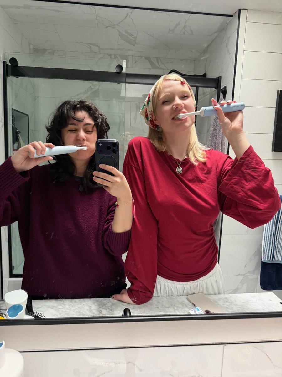 ciri ‧₊˚ tweet media