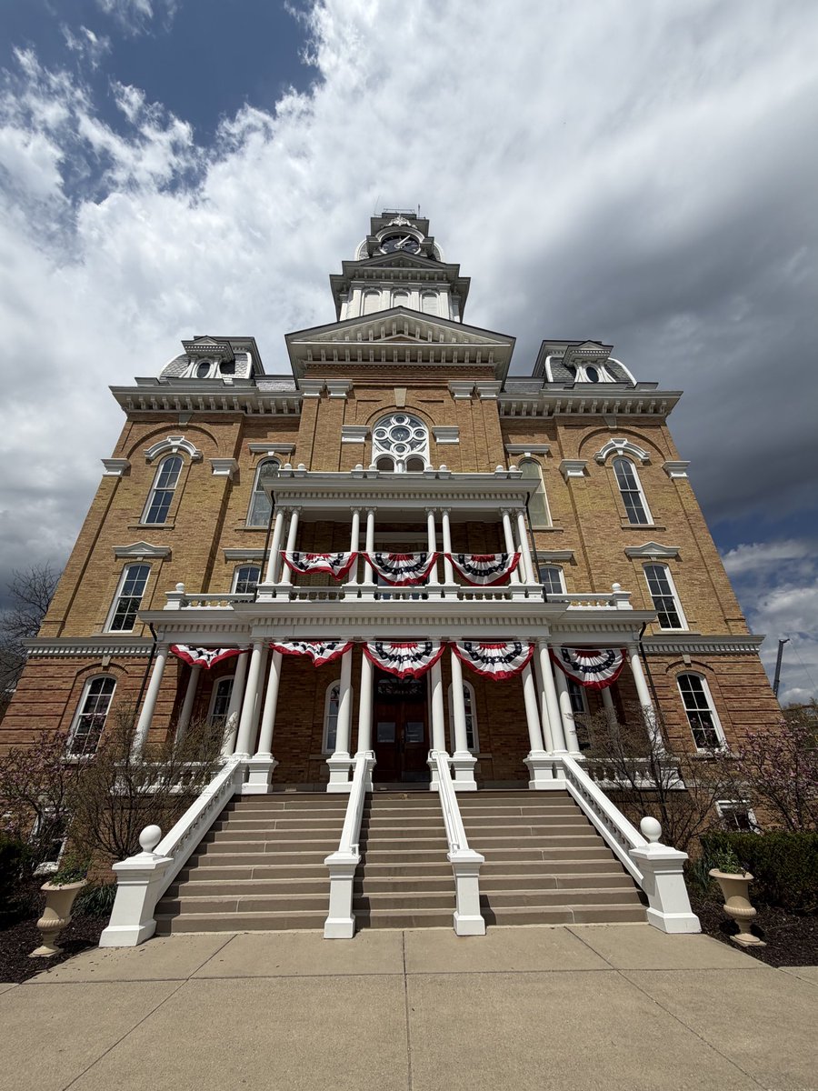 Hillsdale's tweet photo. “Strength Rejoices in the Challenge.”

And sometimes, in a beautiful spring day. https://t.co/k5Fm5VMl4X