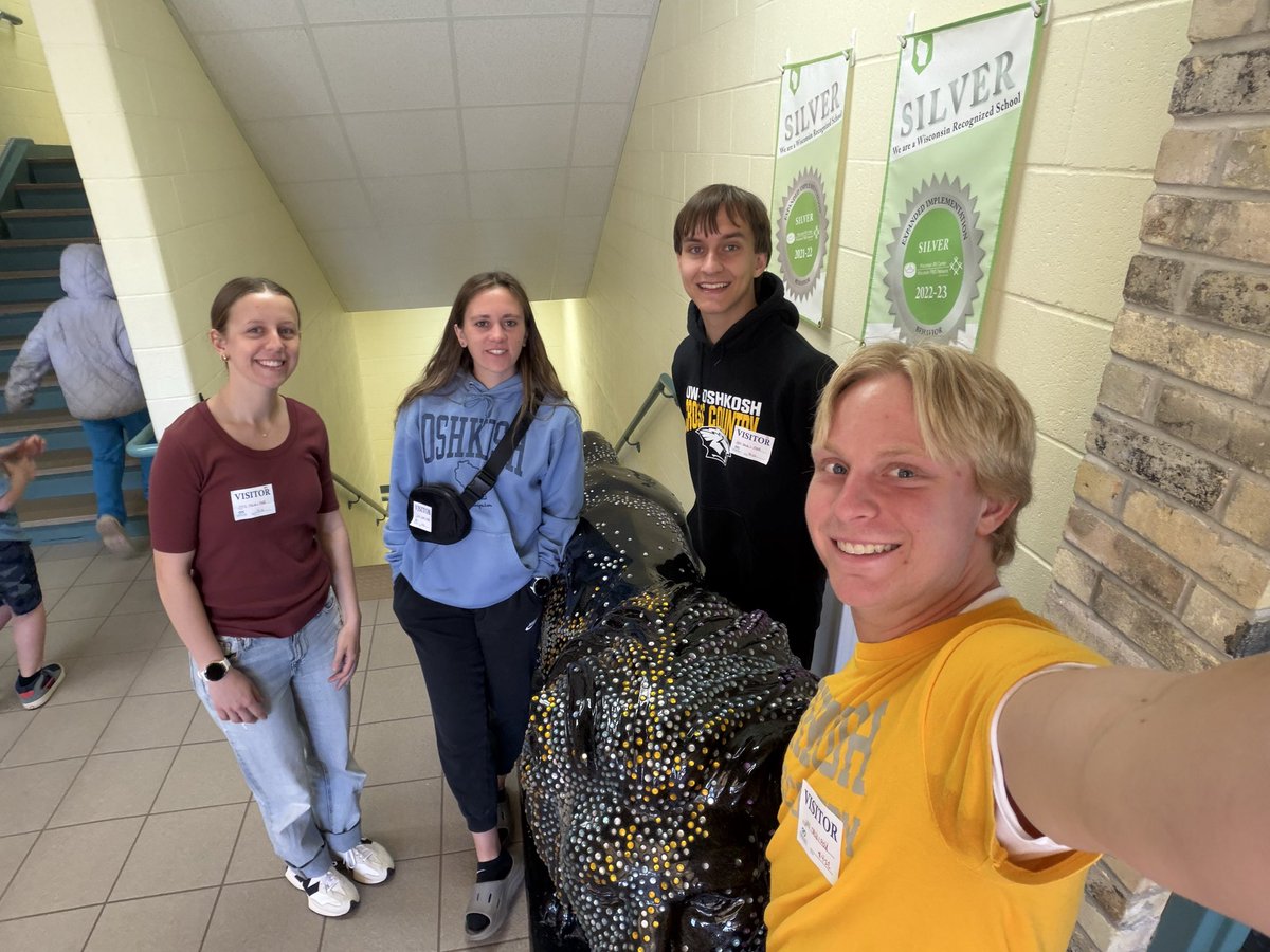 UWOTF_CC's tweet photo. Another big THANK YOU shout out to members of our @UWOTF_CC teams for volunteering this week. These individuals spent time helping students with reading and in Phys Ed class at Jefferson Elementary!  Way to go, Titans! #TitansServe https://t.co/aYU2jmCLSA