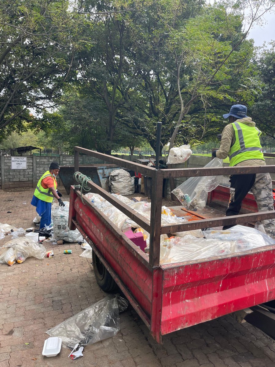 WCCA8's tweet photo. Building  the green economy through separation at source @WCCA8 @CleanerJoburg https://t.co/Vn4jENmnTB