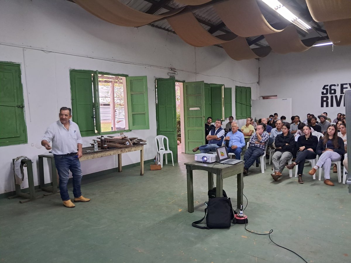 PlanAgro's tweet image. #Hoy en📍Curticeiras, Rivera

Se realizó la actividad
✔️Gestión en sistemas ganaderos criadores. Decisiones tácticas, productivas y financieras
🗣️Ing. Agr. Mag. Italo Malaquín
📌Local Curticeiras
🖼️👉 acortar.link/enpEDa

#MDR #CAD #Procría #PlanAgro