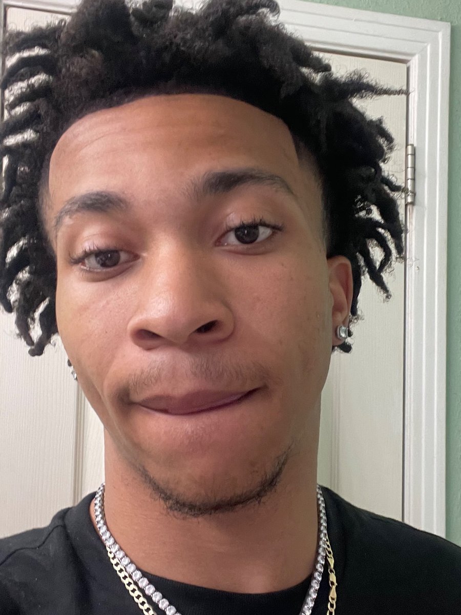 197Ricch's tweet photo. Ion een take pictures fr but chat is I’m ugly???Lmk sum😅😬🤥
 #901freaks #memphisfreaks #memphistwitter #fypシ゚viral https://t.co/E9InJtigZ0