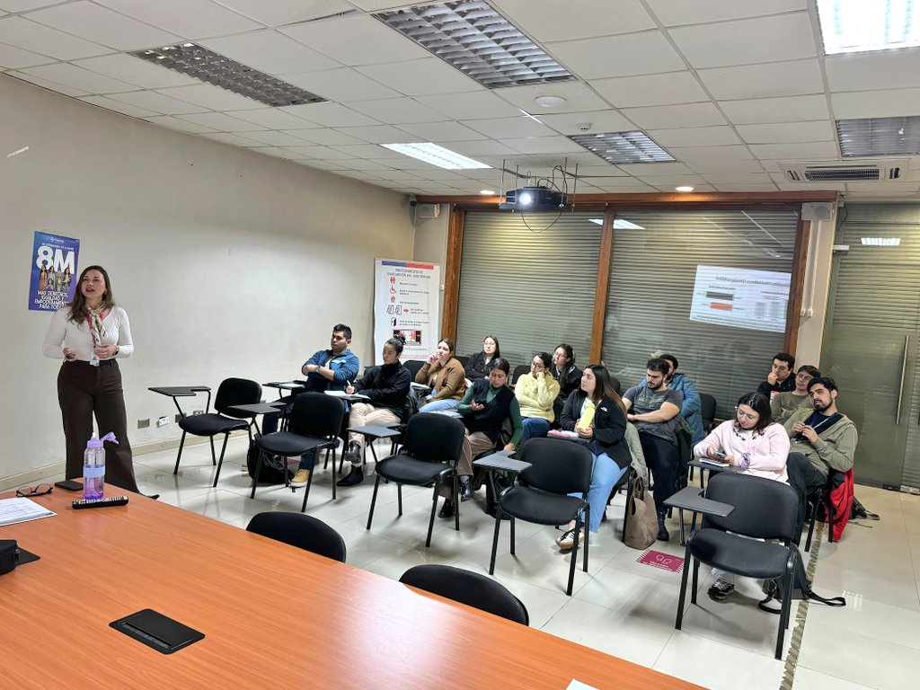 SaludChiloe's tweet photo. 🔸Con una intensa jornada de trabajo orientada a fortalecer conocimientos sobre el funcionamiento de la red pública de salud en la provincia, se desarrolló la segunda jornada de inducción dirigida a médicos EDF incorporados a distintos establecimientos de la red asistencial ✅ https://t.co/PcFRJUzeOj