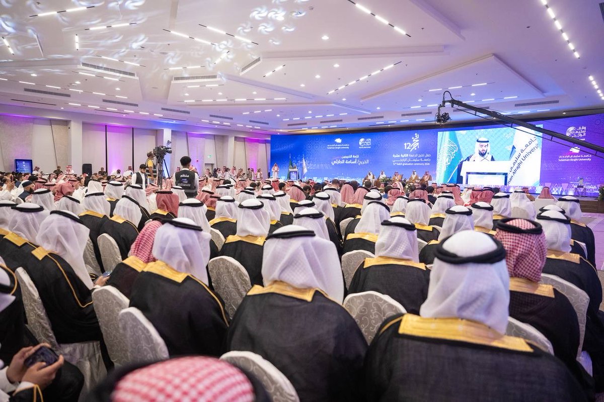 EmarahAlQassim's tweet photo. أشار سموه إلى أن جامعة سليمان الراجحي تمثل نموذجًا للتخصص المهني الفريد..

سمو #أمير_منطقة_القصيم : نستذكر إسهامات الشيخ سليمان الراجحي  في دعم العلم والتعليم، لأهمية التخصصات الصحية كركيزة أساسية لخدمة المجتمع وبناء مستقبل تنموي مستدام. https://t.co/MUBI6ATO8u