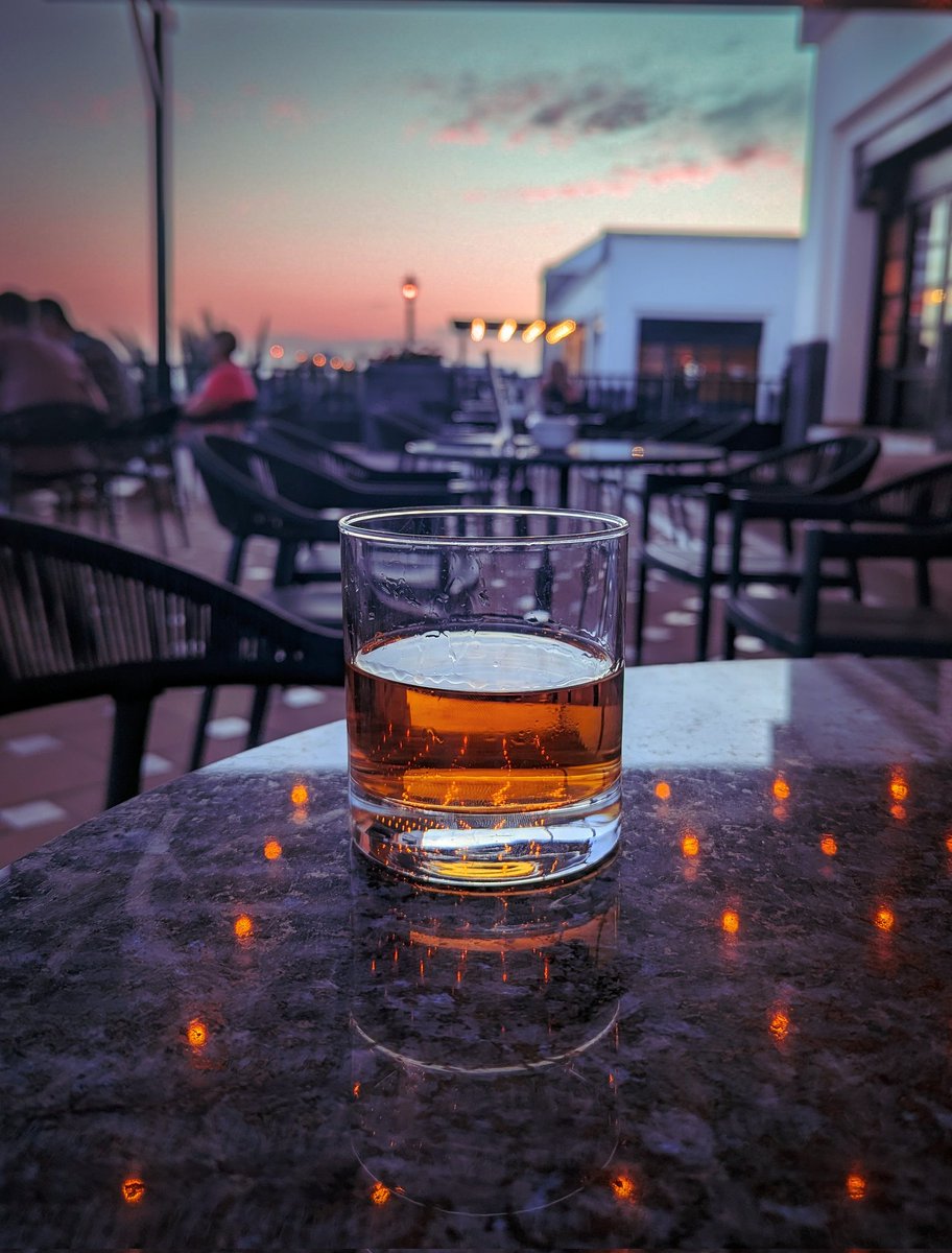 StuartKlinke's tweet image. Single Glenfiddich, Lanzarote style.
#Cheers