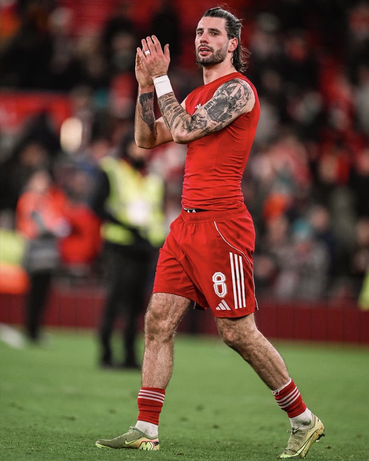 🚨🎙️YaYa Toure on Valverde and Szoboszlai comparison.

🗣️| Valverde is a top top player for Real Madrid but not close enough to Szoboszlai for Liverpool this season, not trophies but we’re talking about play making and rescuing the midfield with long passes and tackles…. his