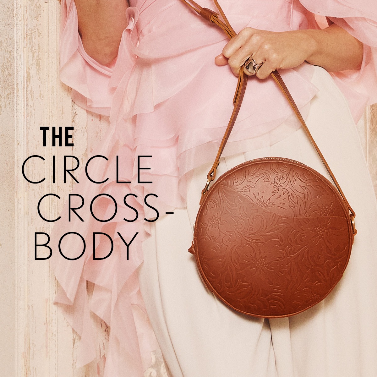 PRTLNDLTHR's tweet photo. New Favorite! 😍 The Style And Function Of Our Circle Cross Bag Is Built To Last!