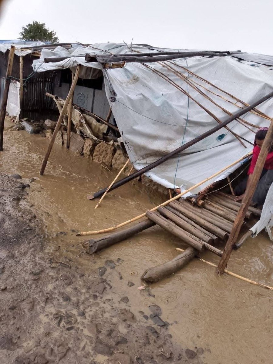 #InPictures: At Mekelle’s 70 Kare IDP camp, which shelters tens of thousands of displaced people, heavy rains have damaged makeshift shelters &amp; household materials.

Food stocks and basic supplies have also been affected, leaving many families exposed &amp; in urgent need of support.